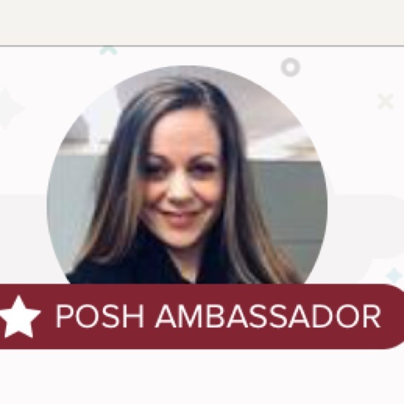 Meet your Posher, Holli - Picture 3 of 3